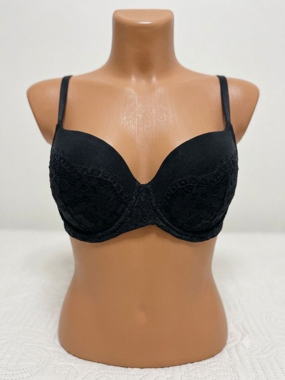 Victoria's Secret Body By Victoria Lined Demi Push-up Bra Black Lace 32D Padded